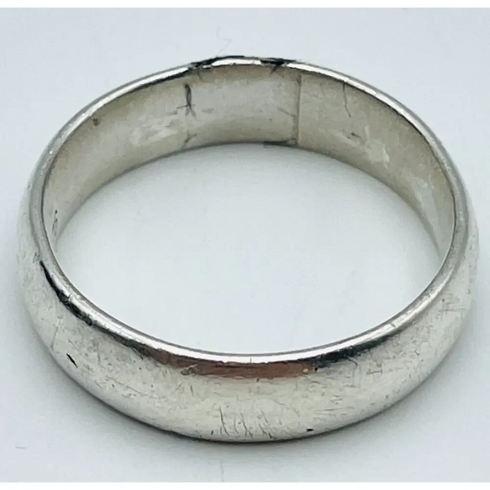 Sterling Silver 5.3 mm Plain Domed Wedding Band Size 7.5 Pre Owned Signed Unisex